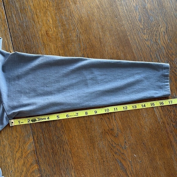 Old Navy Maternity Women’s V-neck Gray Knit Top Long Sleeve Ruched Size XXL - Picture 10 of 12